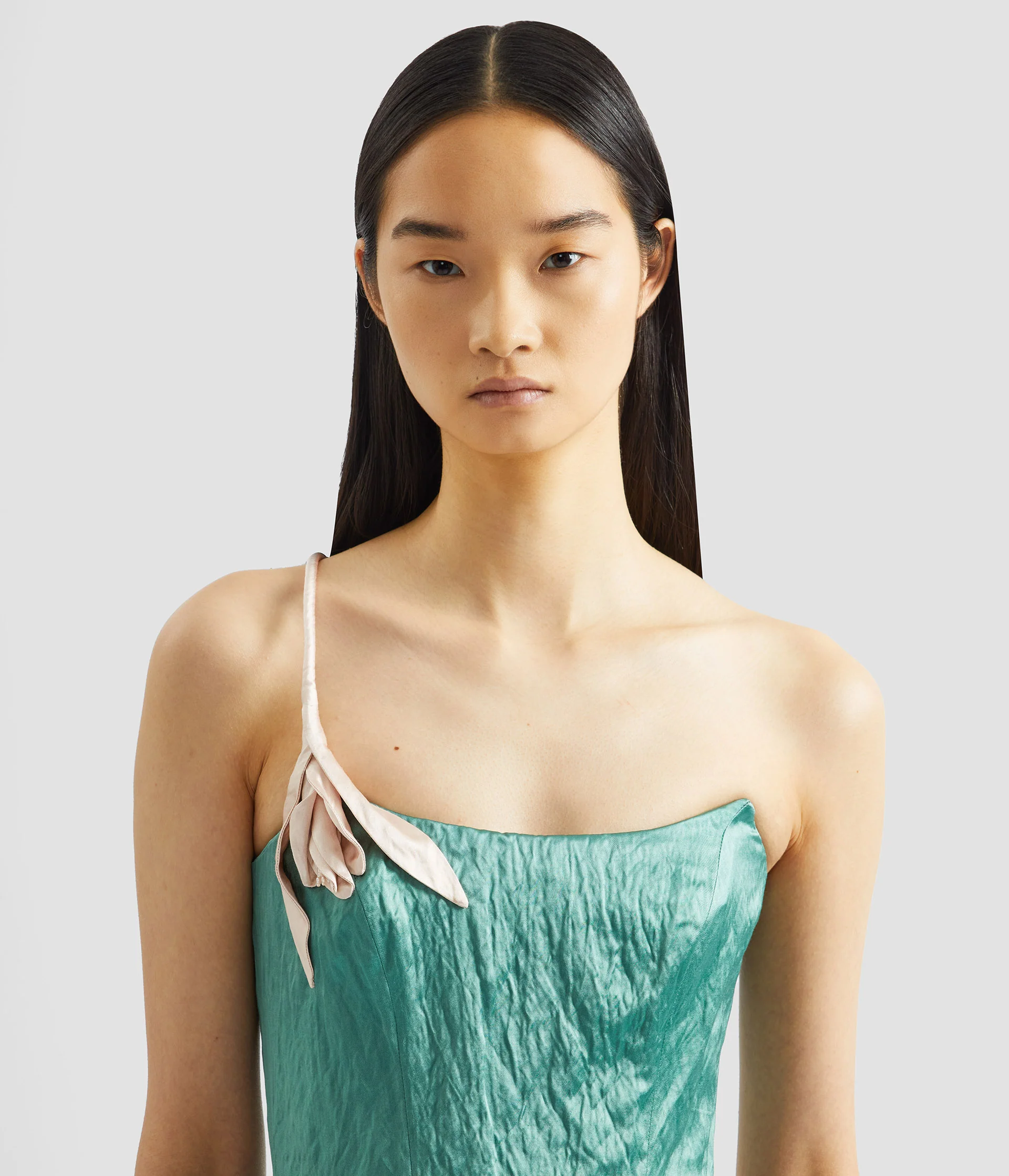 Embroidered Textured Satin Sleeveless Gown - Image 4