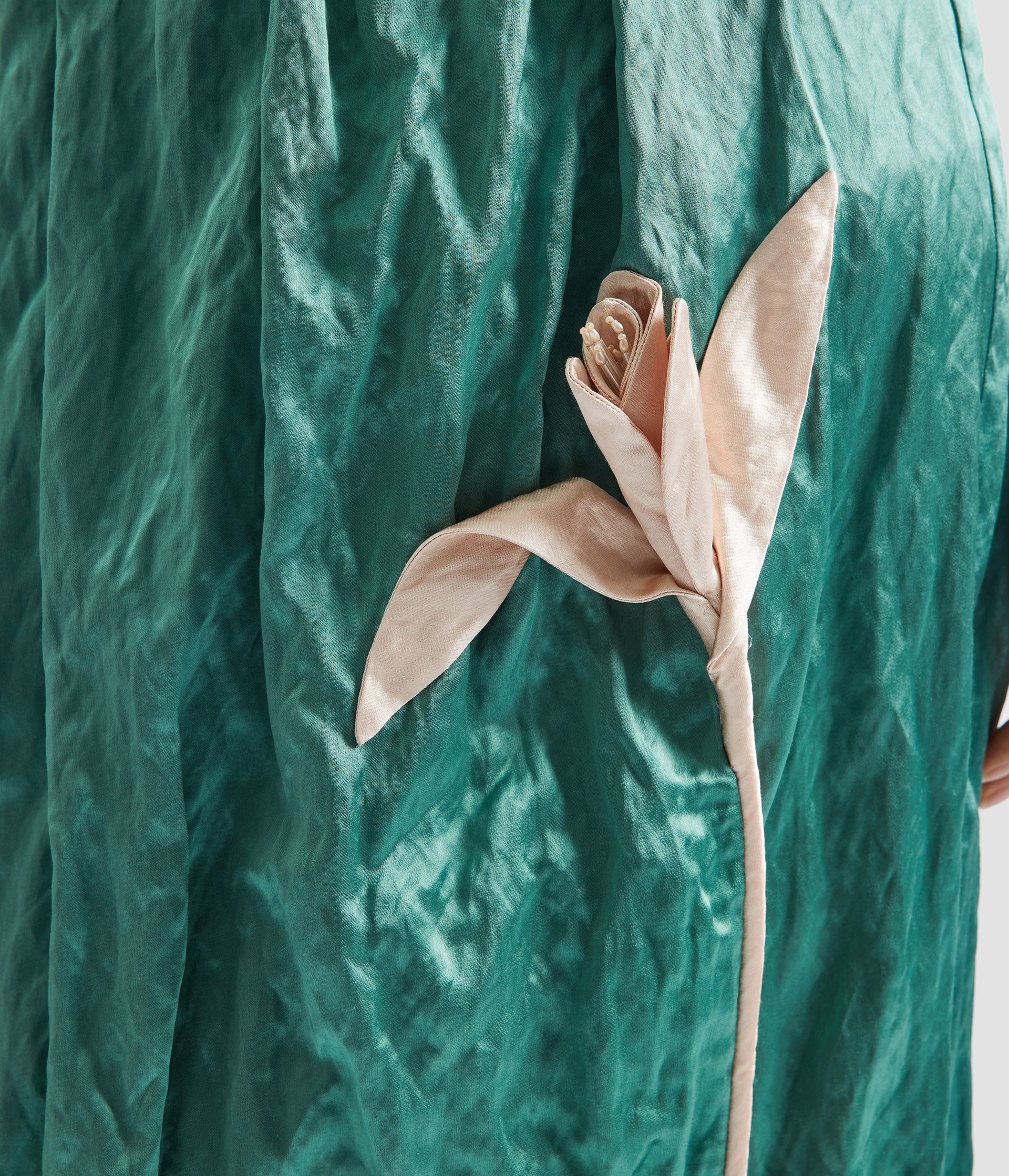Embroidered Textured Satin Sleeveless Gown - Image 5