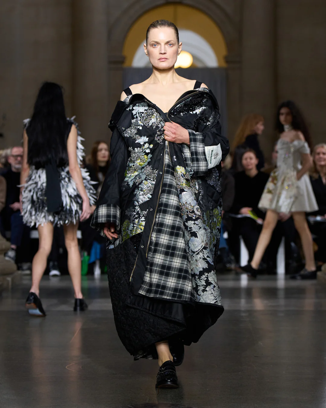 Embroidered Jacquard Gilet Coat - Image 2