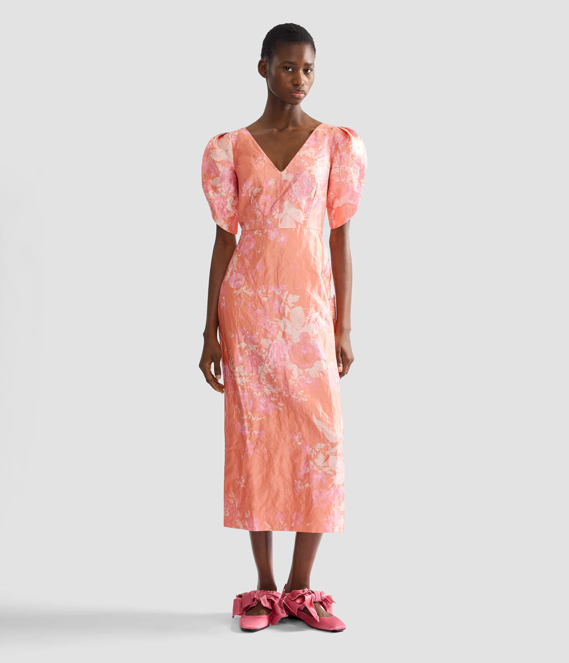 Floral Print Textured Satin Midi Pencil Dress - Image 2